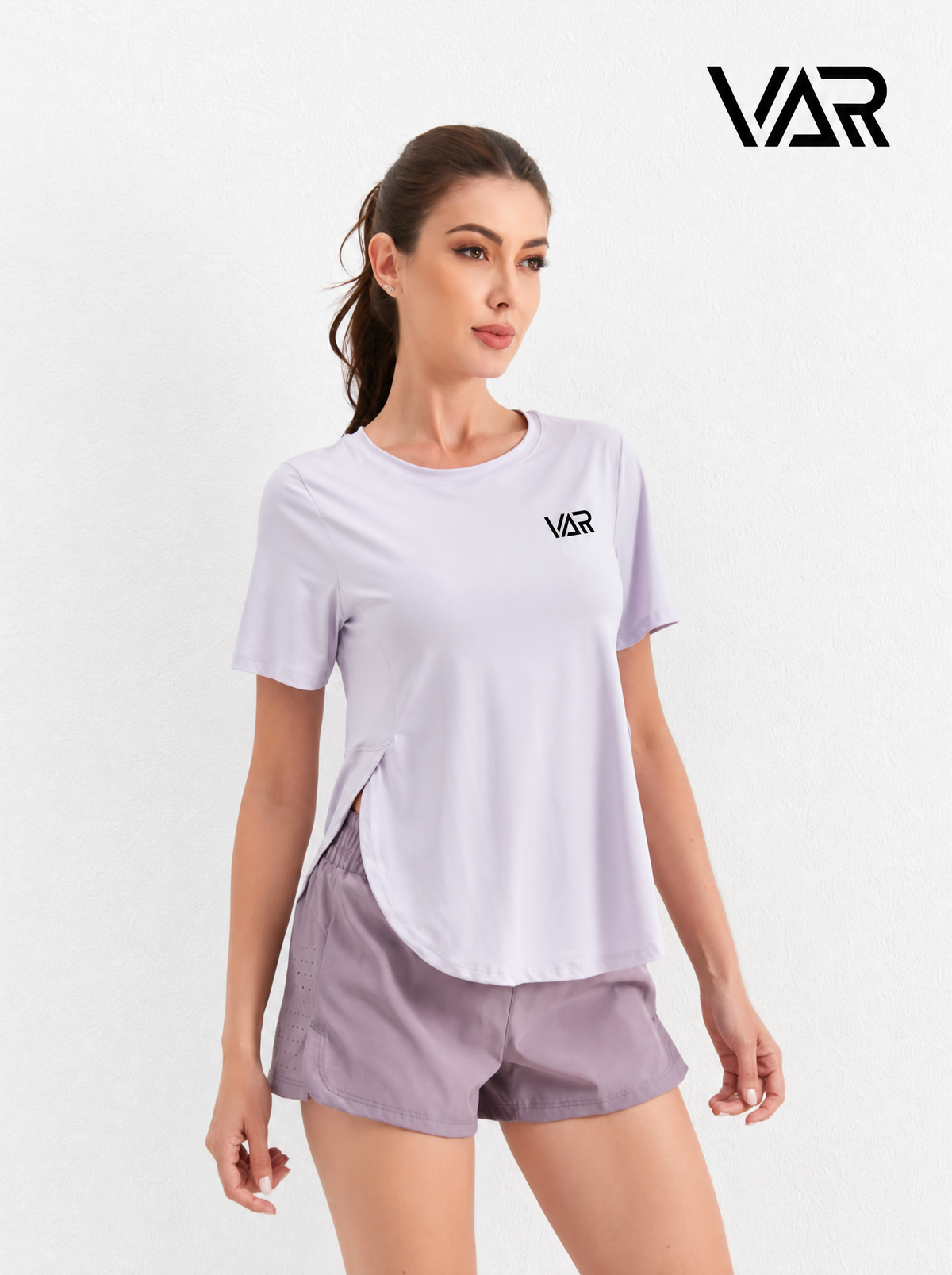 تيشيرت رياضي نسائي بقصة جانبية مفتوحة | Women's Side Slit Sports T-Shirt
